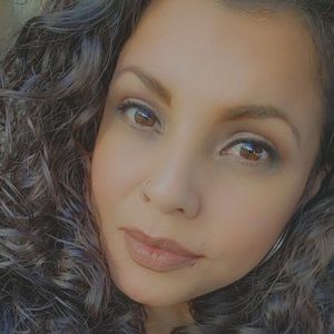 Meet your Posher, Maribel